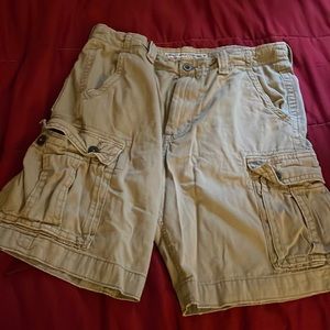 Men’s khaki cargo shorts